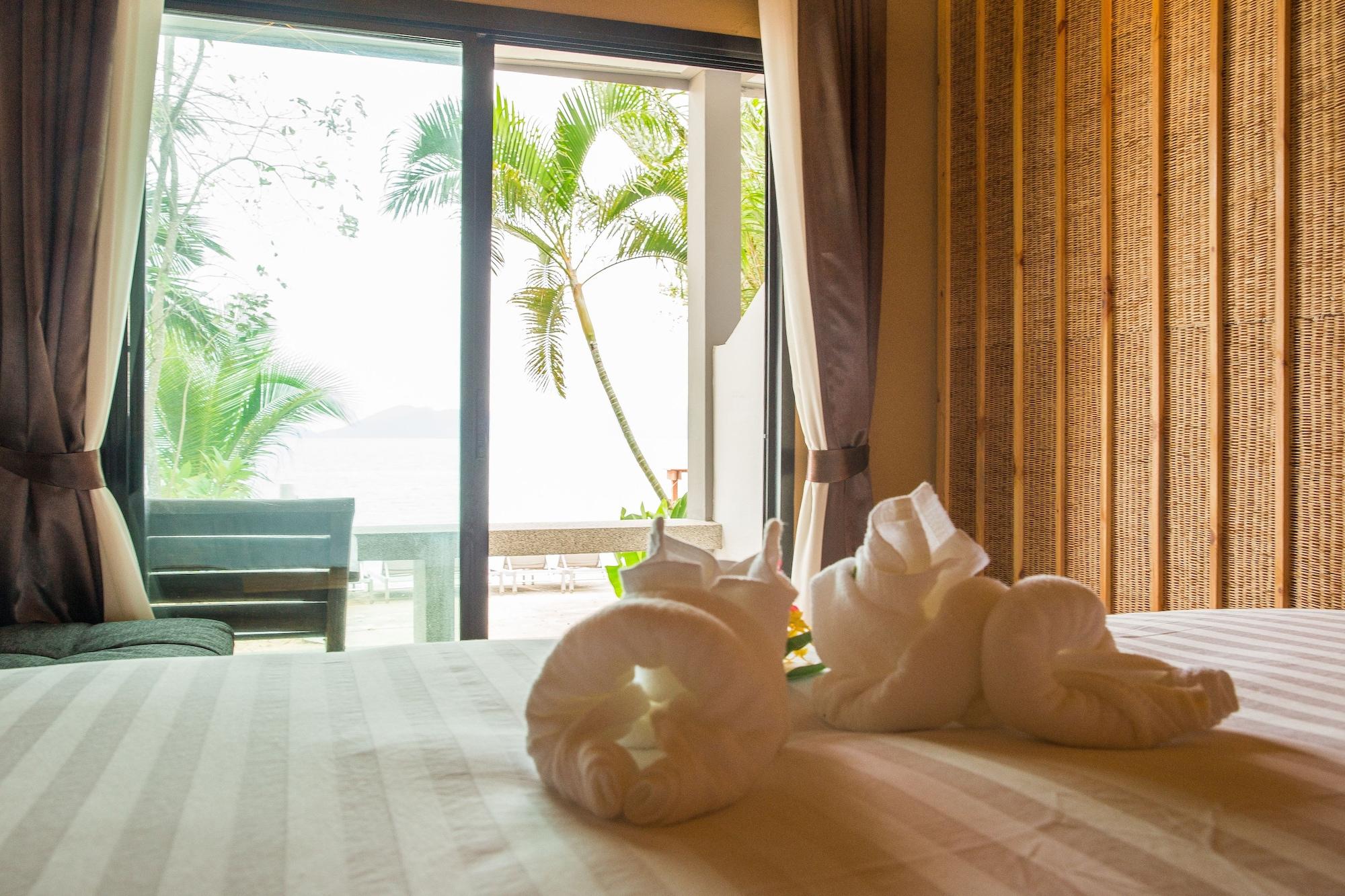 Adarin Beach Resort Mae Nam Buitenkant foto