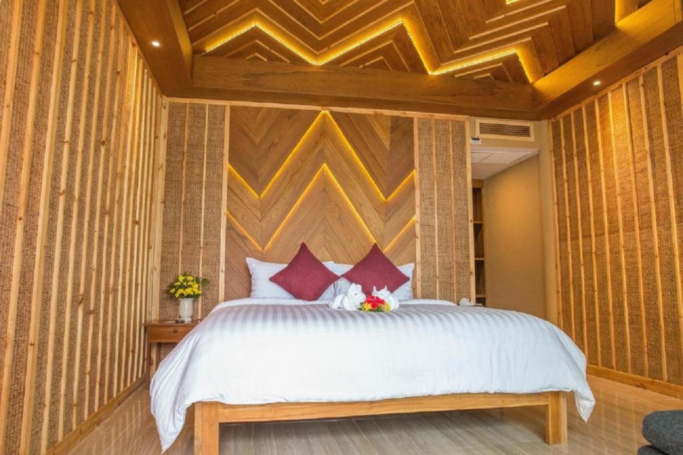 Adarin Beach Resort Mae Nam Buitenkant foto